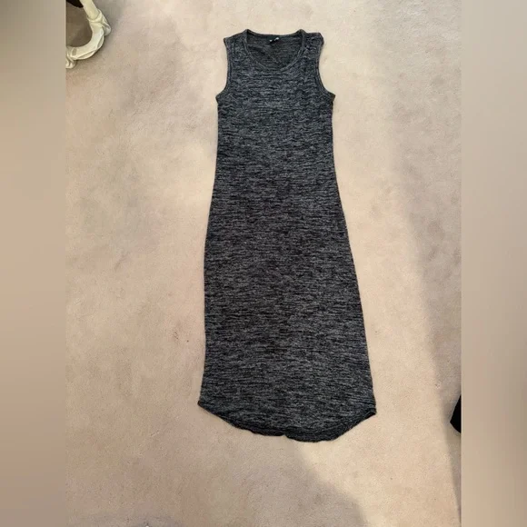 Wilfred Sleeveless Heathered Midi Dress in Charcoal - Picture 5 of 9